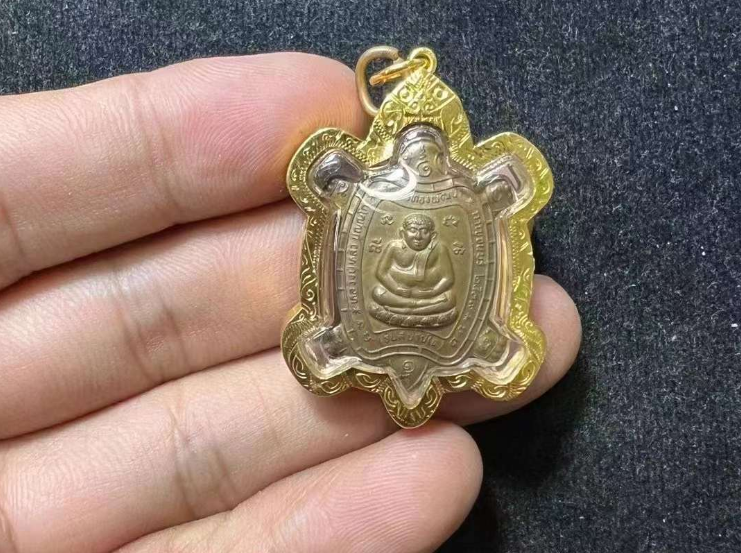 龙婆柳佛历2539招财龟