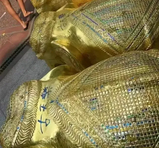 古天乐现身泰国四面佛!下跪还愿,捐4头金象