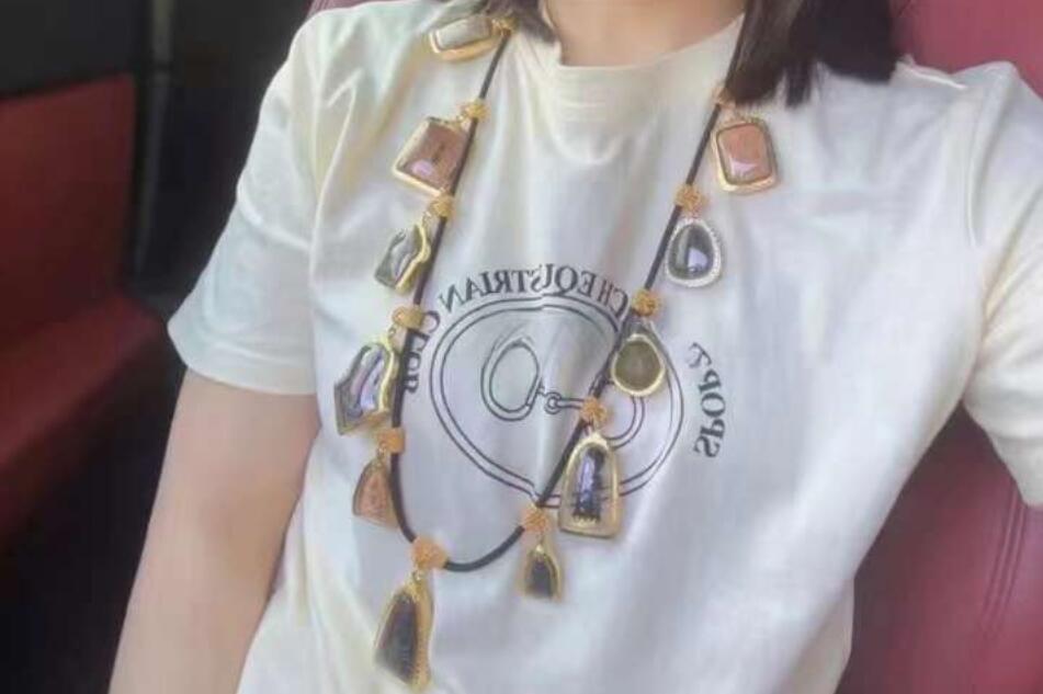 如何正确恭请佛牌?