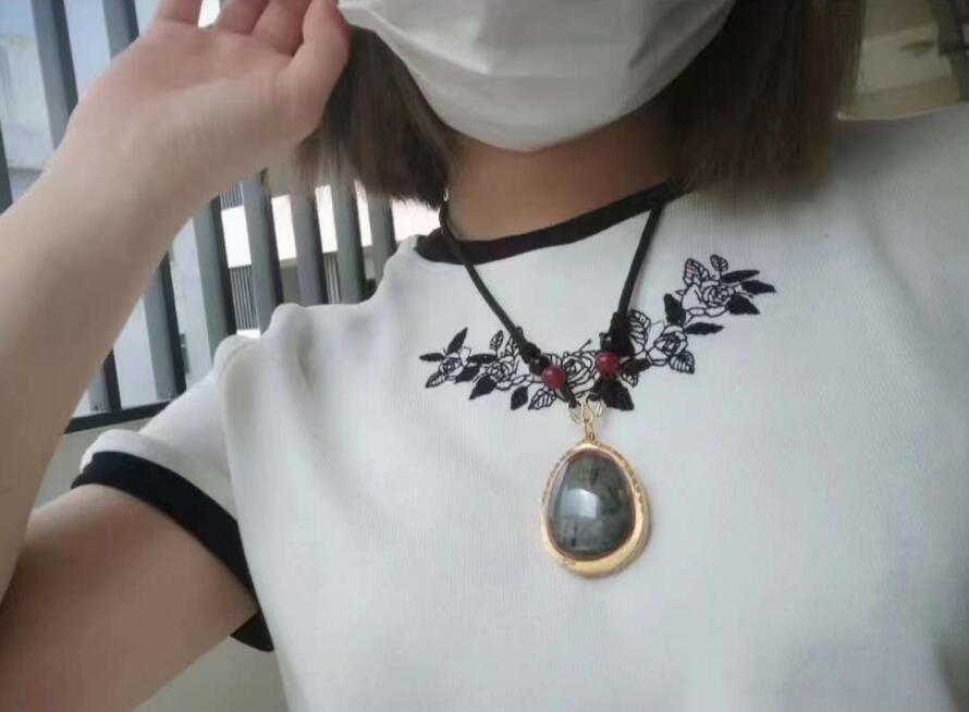 如何正确恭请佛牌?